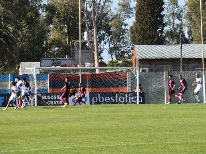 Atlético Escobar perdió contra Gimnasia (CdU) y todavía busca el puntito que garantice su permanencia en el Federal A