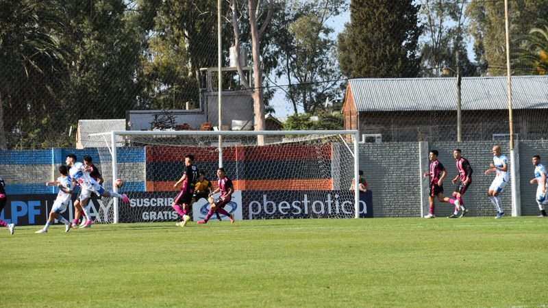 Atlético Escobar perdió contra Gimnasia (CdU) y todavía busca el puntito que garantice su permanencia en el Federal A