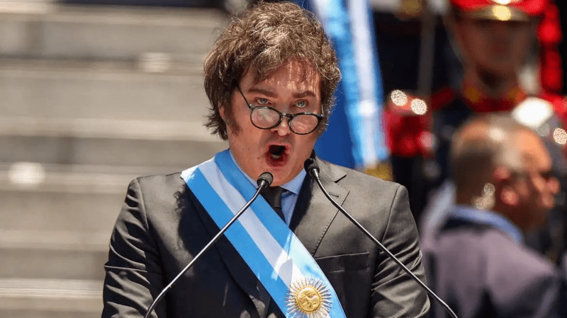 Milei pierde respaldo: la aprobación de su gestión cae al 31,4% y casi seis de cada diez argentinos la desaprueban