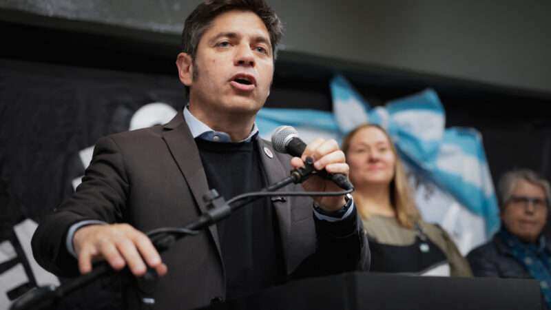 Kicillof: “Es en las aulas donde aprendemos la importancia de nuestra soberanía: en la escuela se hace pueblo, se hace país y se hace nación”