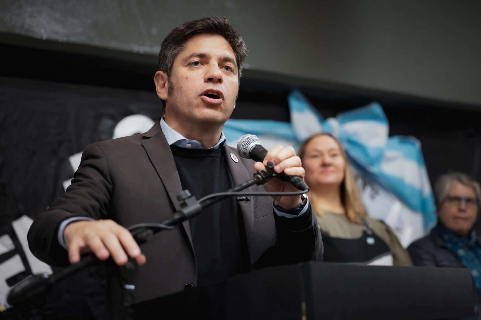 Kicillof: “Es en las aulas donde aprendemos la importancia de nuestra soberanía: en la escuela se hace pueblo, se hace país y se hace nación”