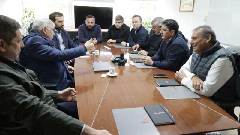 Marinucci recorrió la planta de Agrale en Mercedes y destacó su aporte a la industria del transporte