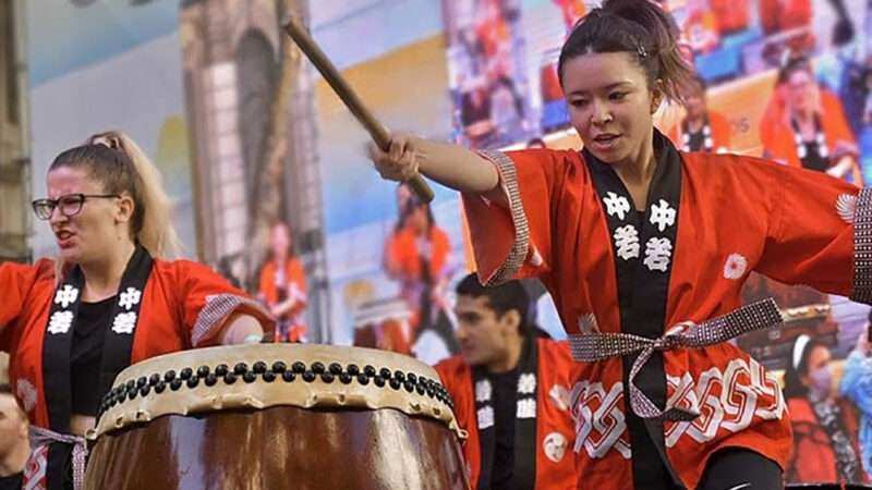 Finde en Escobar: Nicolás Pauls en concierto, la comedia “Pareja Imperfecta” y la Feria Japonesa Bazaa