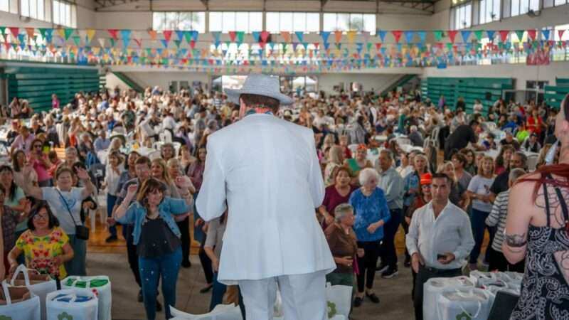 700 Personas disfrutaron del Bingo Recreativo para Jubilados y Pensionados en Hurlingham