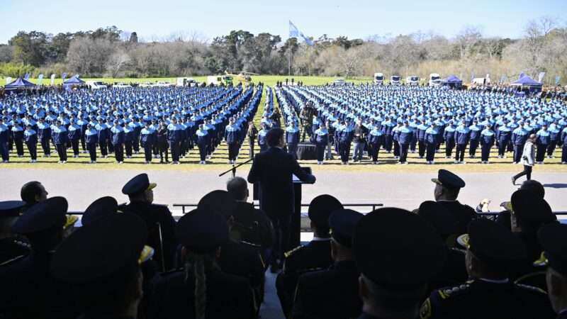 Más de 2.000 cadetes de la Policía Bonaerense juraron fidelidad a la bandera