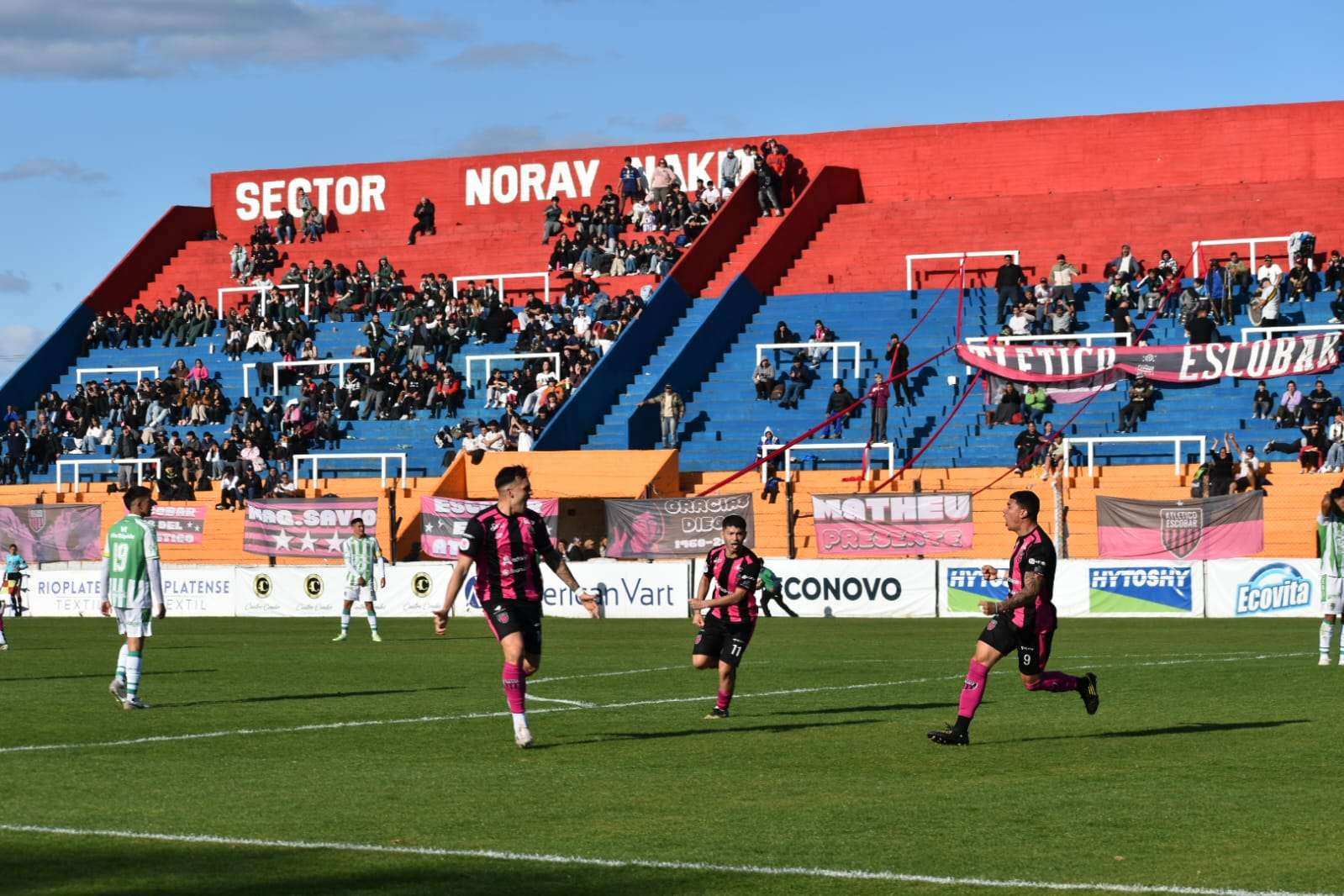 Atlético Escobar derrotó a Defensores de Vilelas y se acerca al objetivo de clasificar a los playoffs por el segundo ascenso