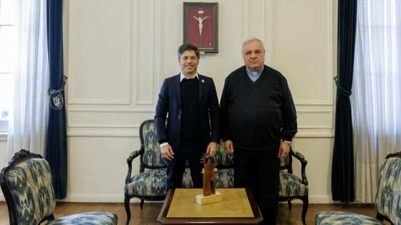 Kicillof se reunió con el presidente de la Conferencia Episcopal Argentina para organizar la visita del Papa León XIV a la Provincia