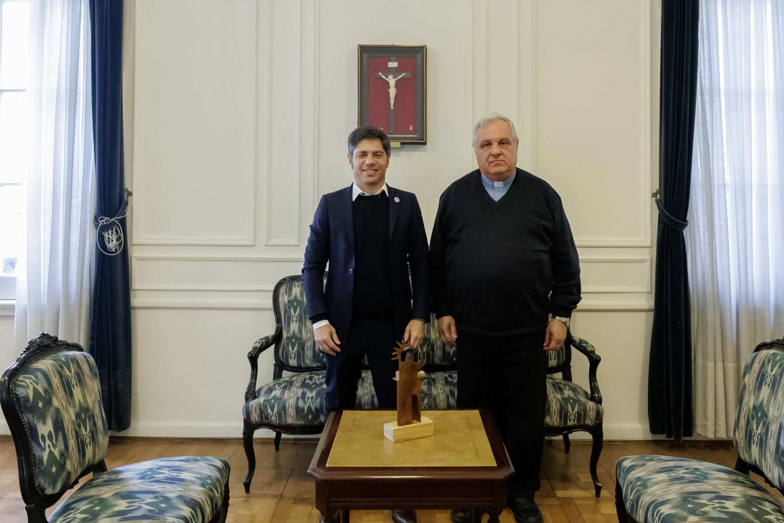 Kicillof se reunió con el presidente de la Conferencia Episcopal Argentina para organizar la visita del Papa León XIV a la Provincia