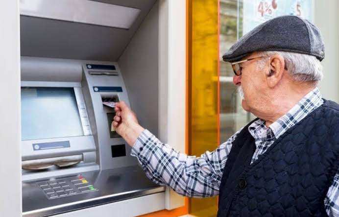 Jubilaciones y asignaciones aumentan 1,66% en octubre y habrá un bono de $70 mil para haberes mínimos