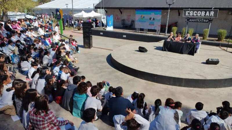 Escobar vuelve a ser punto de encuentro para estudiantes, lectores y amantes de la cultura