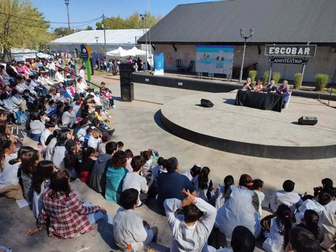 Escobar vuelve a ser punto de encuentro para estudiantes, lectores y amantes de la cultura