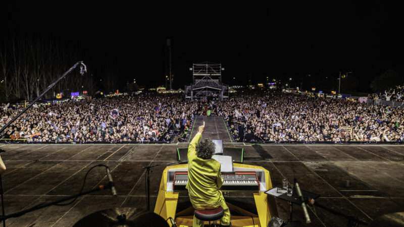 Fito Páez hizo vibrar a Escobar ante una multitud en la 63ª Fiesta Nacional de la Flor