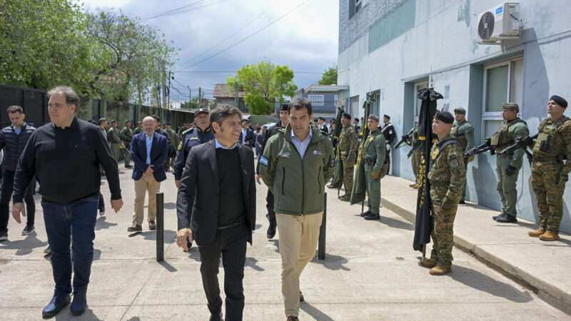 Kicillof recorrió la nueva base de la UTOI en San Isidro: hay 100 efectivos y cinco patrulleros