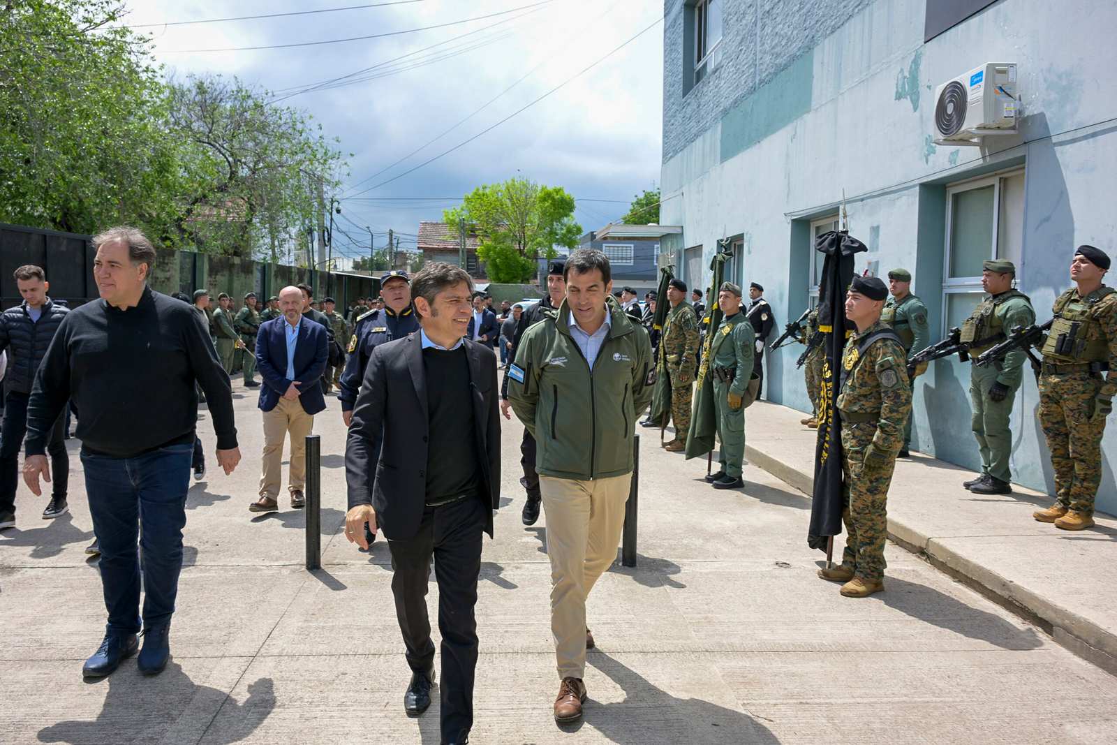 Kicillof recorrió la nueva base de la UTOI en San Isidro: hay 100 efectivos y cinco patrulleros