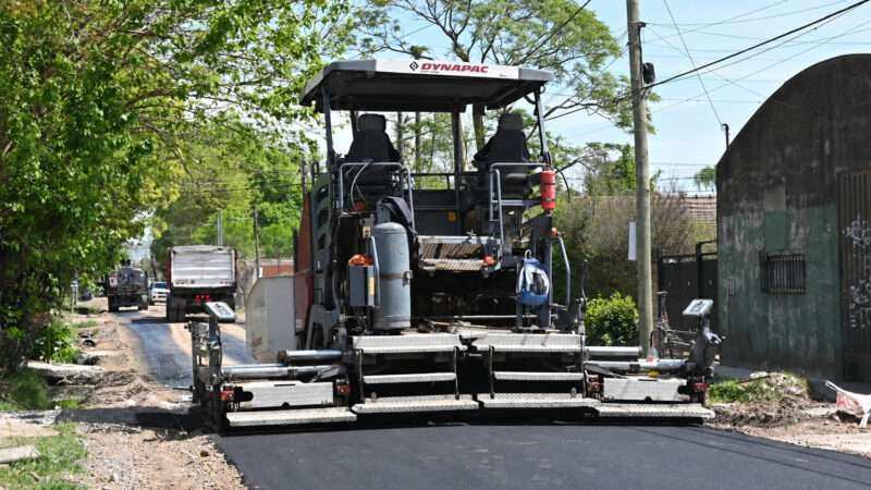 Avanza la pavimentación de la calle Salta en el barrio Villa Angélica de Garín