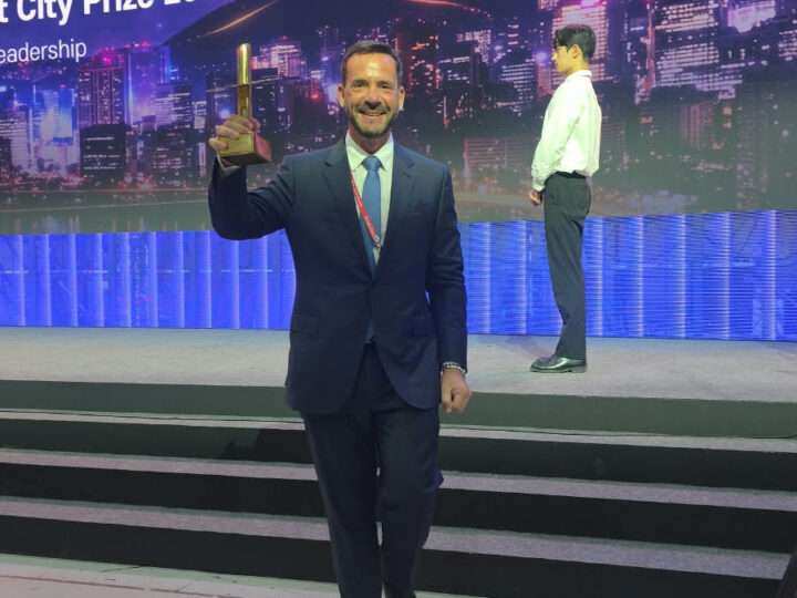 Ariel Sujarchuk ganó el Seoul Smart City Prize en Corea del Sur por su liderazgo en gobernanza e inteligencia artificial