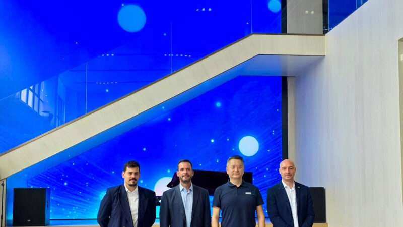Sujarchuk cerró su gira por Asia con acuerdos tecnológicos y nuevas oportunidades para Escobar