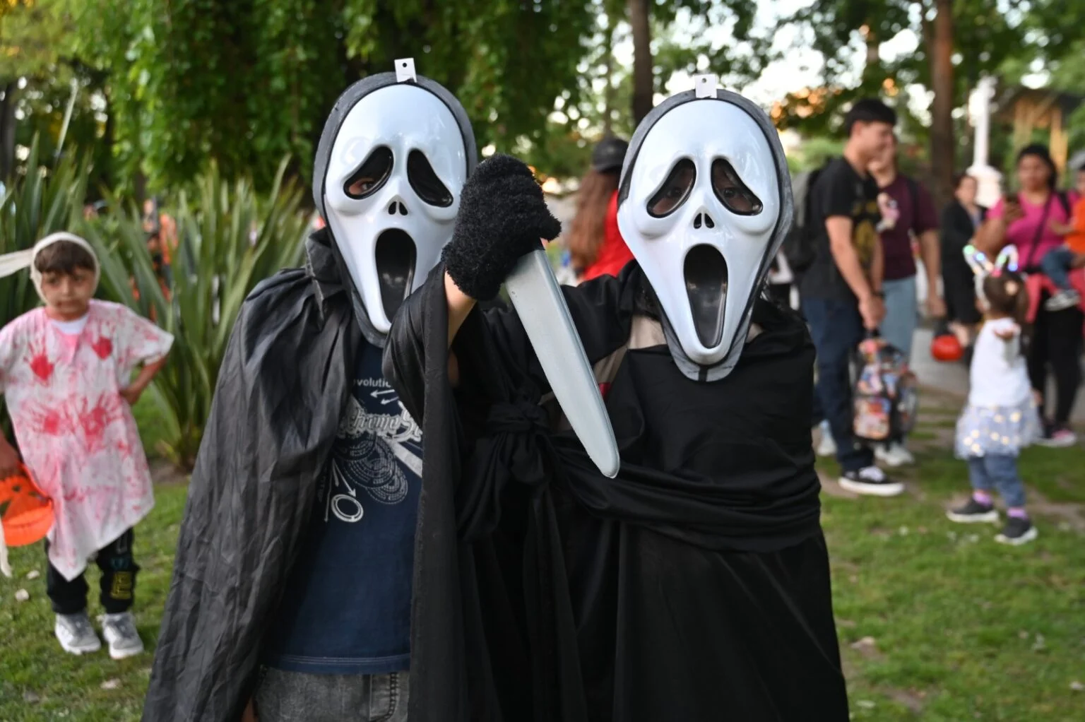 Escobar suma propuestas para festejar Halloween